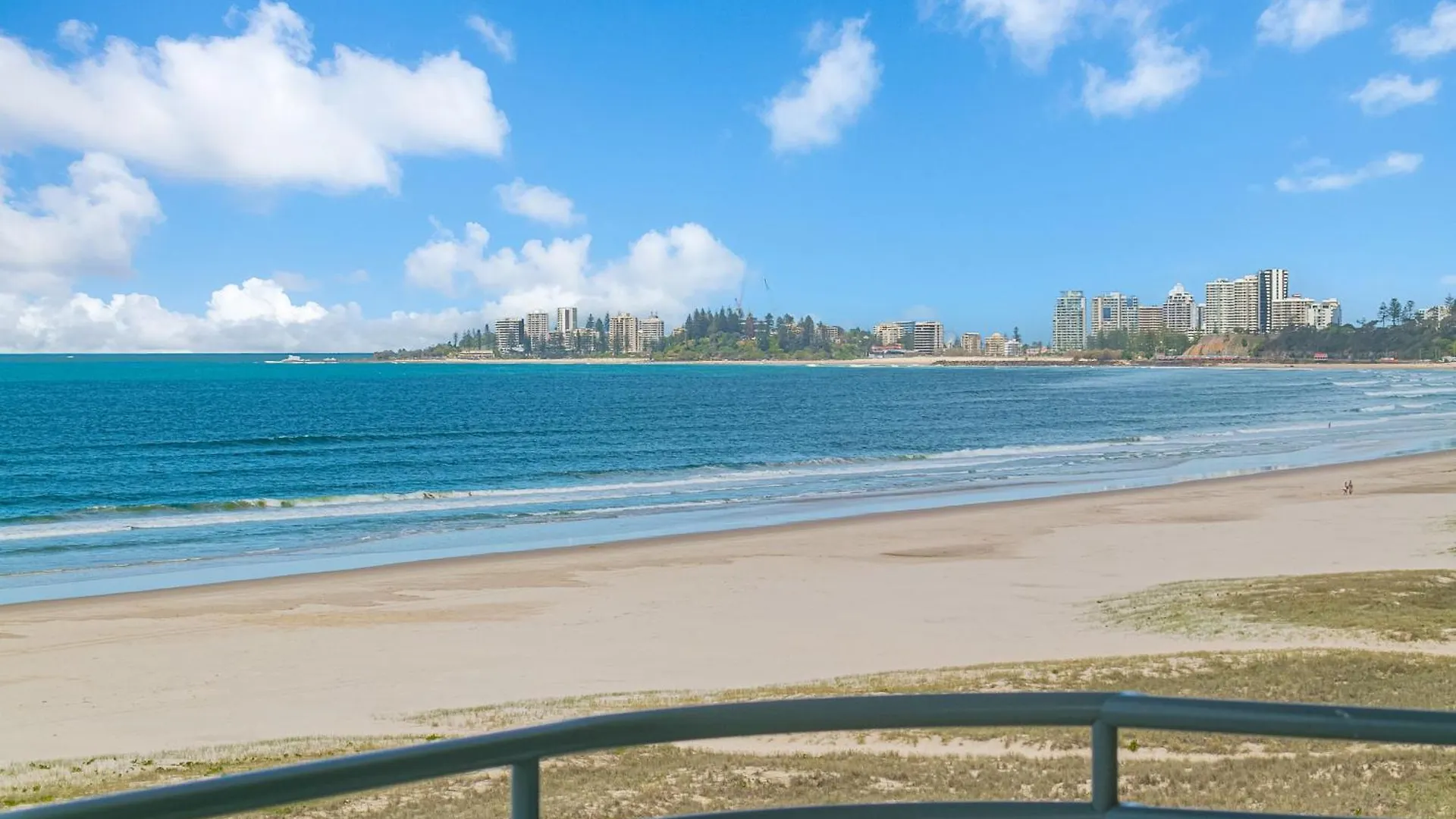 Oceanside Resort - Absolute Beachfront Apartments Gold Coast