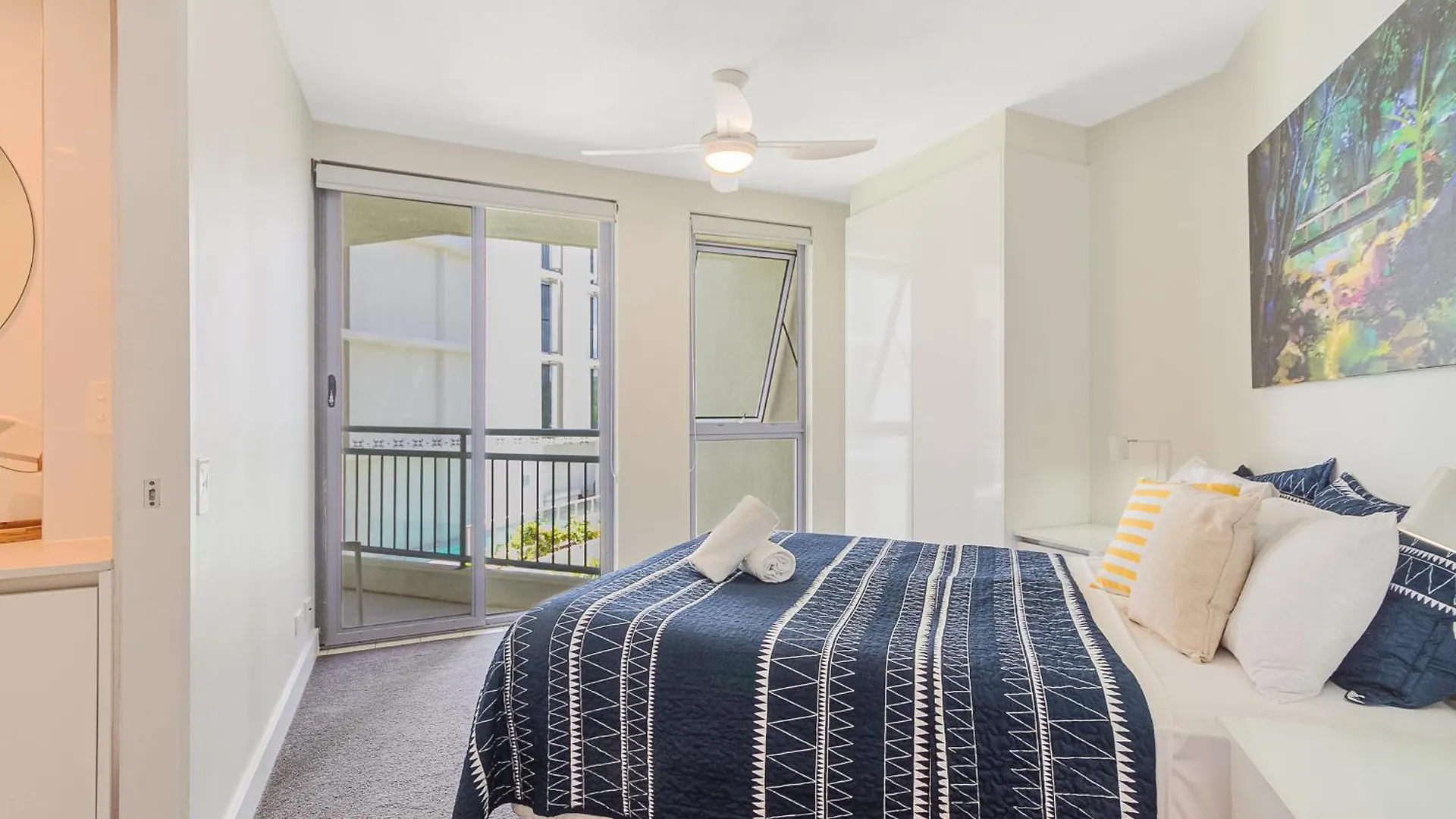 Oceanside Resort - Absolute Beachfront Apartments Gold Coast Aparthotel