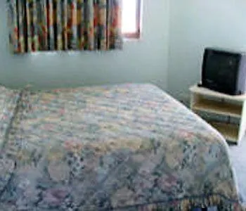Aparthotel Oceanside Resort - Absolute Beachfront Apartments Gold Coast