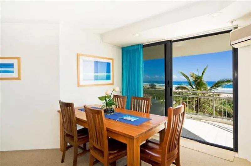 Aparthotel Oceanside Resort - Absolute Beachfront Apartments Gold Coast