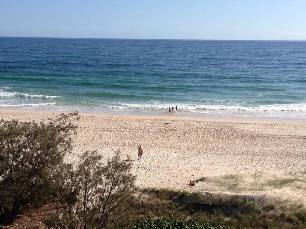 Oceanside Resort - Absolute Beachfront Apartments Gold Coast Austrálie