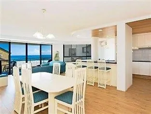 Oceanside Resort - Absolute Beachfront Apartments Gold Coast Australia