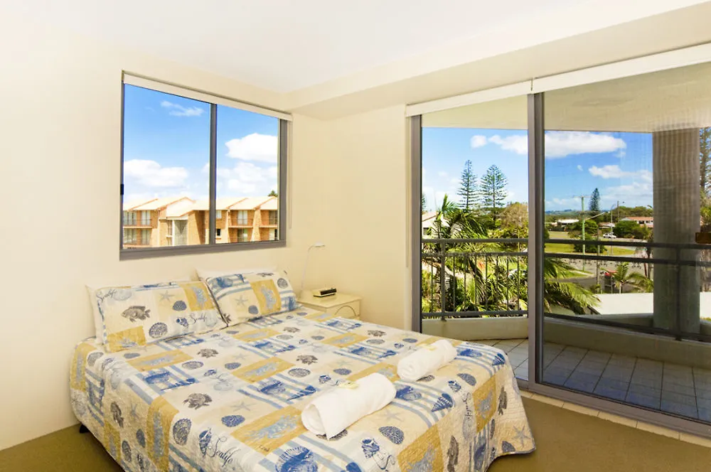 Oceanside Resort - Absolute Beachfront Apartments Gold Coast 4*,