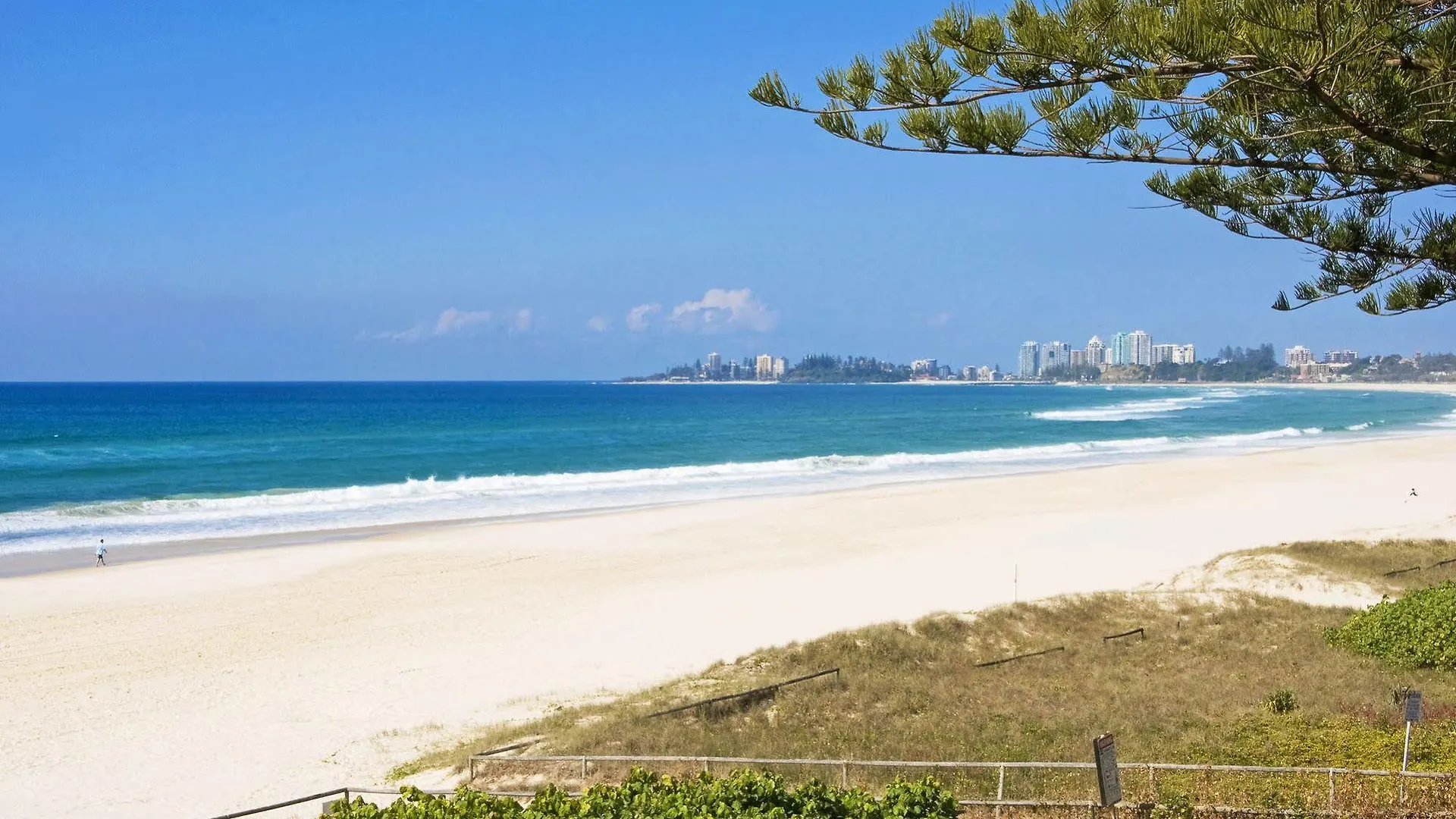 Oceanside Resort - Absolute Beachfront Apartments Gold Coast 4*,  Austrálie