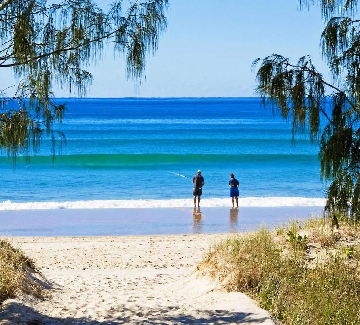Oceanside Resort - Absolute Beachfront Apartments Gold Coast